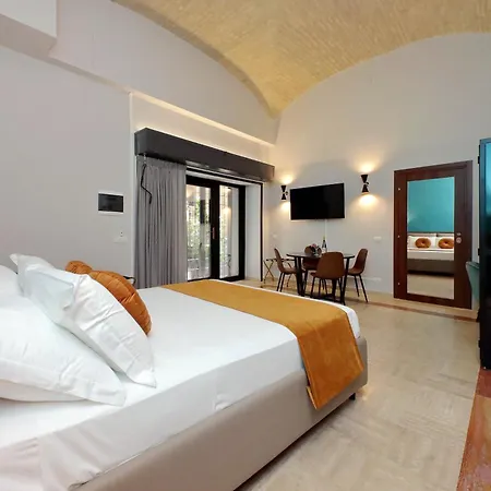 Charming Navona 4*