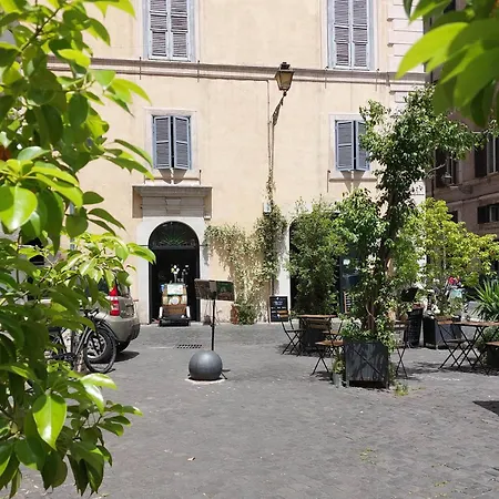 Charming Navona 4*