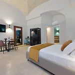 Charming Navona Hotel 4*
