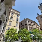 Charming Navona Otel
