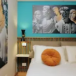 Charming Navona Otel 4*