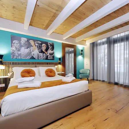 Charming Navona Hotel 4*