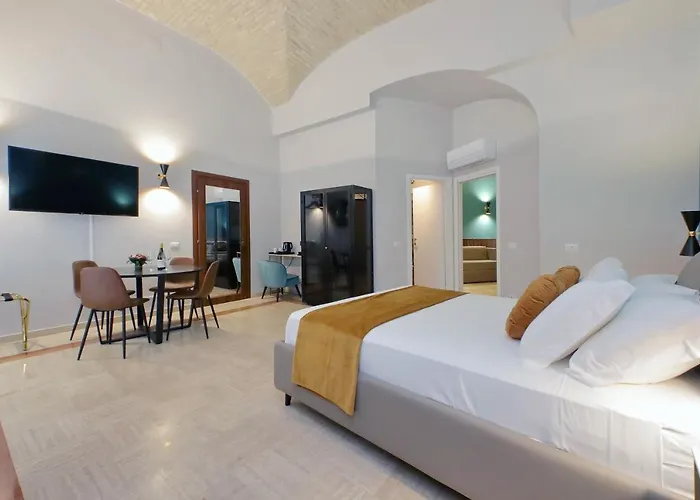 Charming Navona Hotel 4*