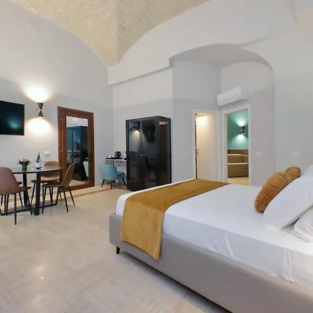 Charming Navona Otel 4*