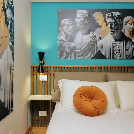 Charming Navona Otel 4*