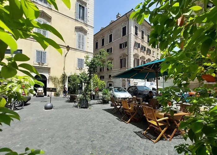 Charming Navona Hotel