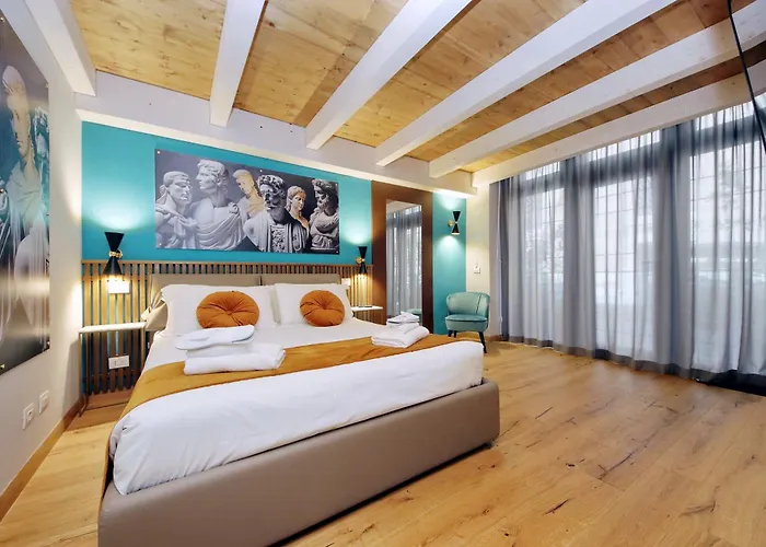 Charming Navona Hotel 4*