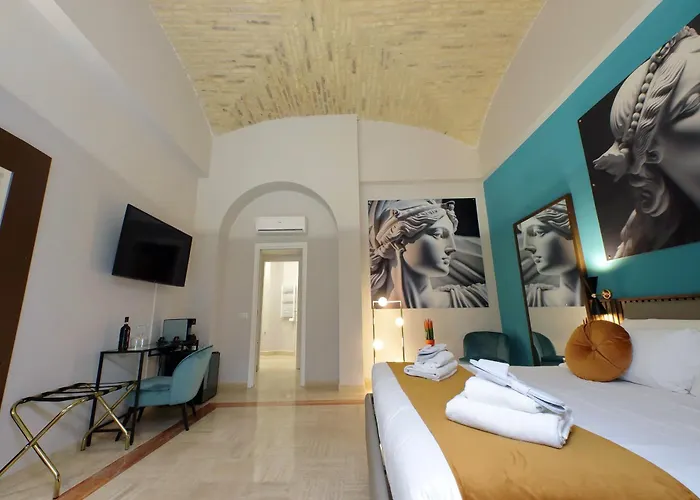 Charming Navona Hotel 4*