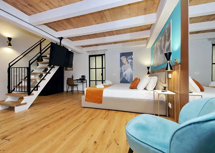 Charming Navona Hotel 4*